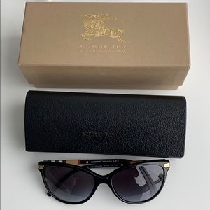 Burberry cat eye Sunglasses